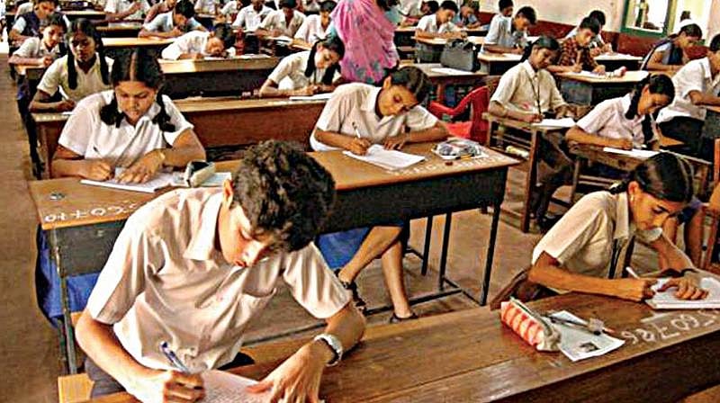 பொதுத்தேர்வுக்காக டிவி கேபிள் இணைப்பைத் துண்டித்த பெற்றோர் : விரக்தியில் 8ம் வகுப்பு மாணவர் தற்கொலை!