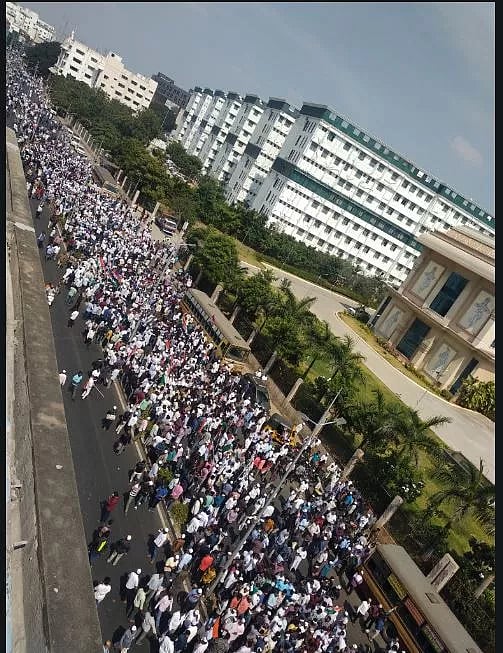 “CAAக்கு எதிராக தீர்மானம் நிறைவேற்றுக” : சென்னையில் லட்சக்கணக்கில் குவிந்த இஸ்லாமியர்கள்! (Album)