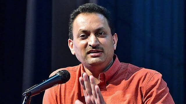 "சுதந்திர போராட்டமே நாடகம்தான்; காந்தி மகாத்மா அல்ல" : பா.ஜ.க MP சர்ச்சை பேச்சுக்கு வலுக்கும் எதிர்ப்பு!