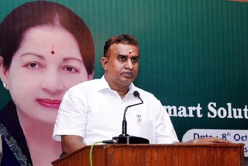 வேலுமணி மீதான டெண்டர் முறைகேடு வழக்கு : விசாரணை அறிக்கையை அரசுக்கு அனுப்பியது ஏன்? - ஐகோர்ட் காட்டம்!