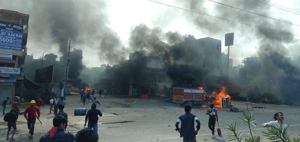 “என் மதத்தை கண்டுபிடிக்க  ஆடையைக் கழற்றப்போவதாக மிரட்டினார்கள்” : டெல்லி பத்திரிகையாளர் அதிர்ச்சி பேட்டி!