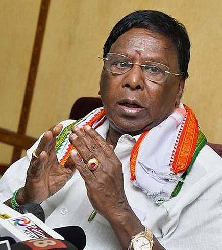 இலவச அரிசி வழக்கில் உயர்நீதிமன்றம் தீர்ப்பு: நிர்க்கதியான புதுவை அரசு... கண் கலங்கிய முதல்வர் நாராயணசாமி!