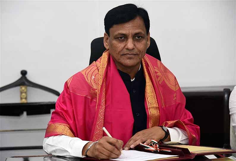 இரட்டை குடியுரிமை மறுப்பு : ஈழத் தமிழர்களுக்கு குடியுரிமை விவகாரத்தில் நாடகமாடியதா எடப்பாடி அரசு?