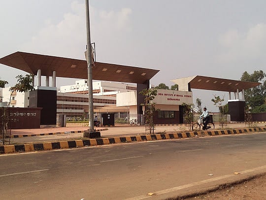 “இனி இந்தியில் தான் கையெழுத்திட வேண்டும்” : இந்தியை திணிக்க எய்ம்ஸுக்கு மோடி அரசு புதிய உத்தரவு!