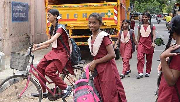 "மாணவர்கள் இடைநிற்றல் அதிகரிப்பு : அபாயகரமான சூழலைத் தவிர்க்க தீவிர நடவடிக்கை வேண்டும்” : மு.க.ஸ்டாலின்