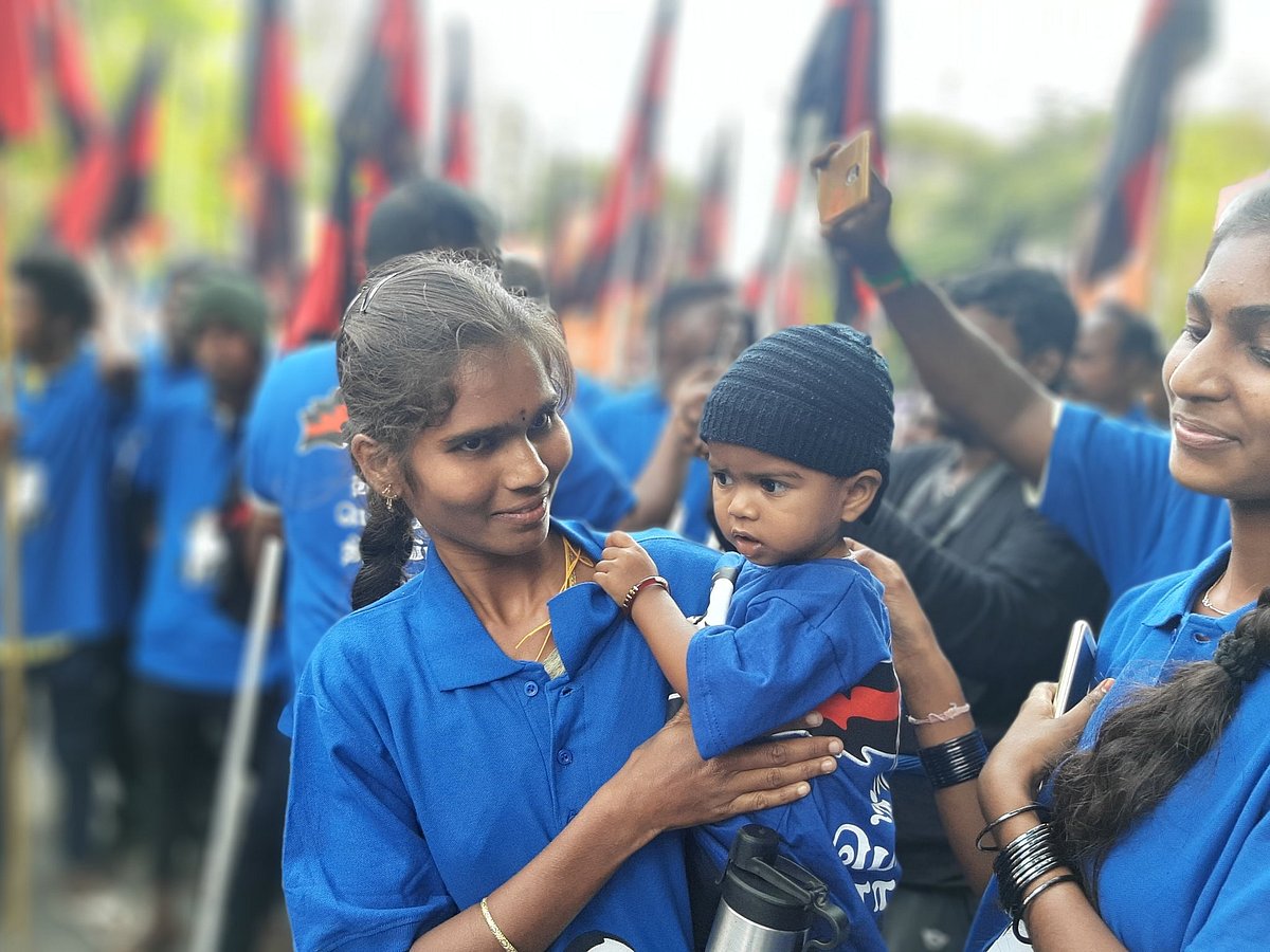 நீலச்சட்டை பேரணிக்காக கோவையில் திரண்ட ஆயிரக்கணக்காண மக்கள்... ட்விட்டரில் ட்ரெண்டாகும் ஹேஷ்டேக்!