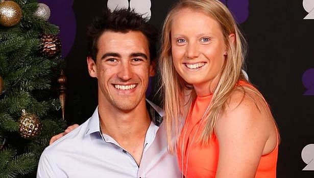 மனைவி விளையாடுவதை காண 10,000 கி.மீ பயணித்து வந்த ஸ்டார்க்.. வெற்றியை பரிசளித்த ஹிலி.. T20WC நெகிழ்ச்சி!