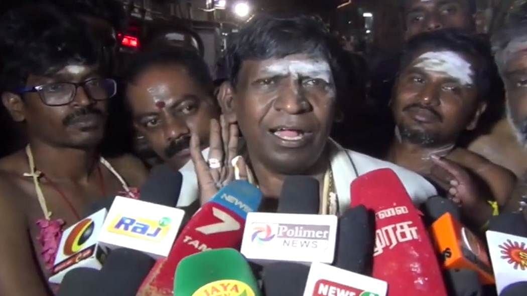 “ரஜினி அரசியலுக்கு வருவாரானு அவருக்கே தெரியாது” - வடிவேலு கலகல பேட்டி! (வைரல் வீடியோ)