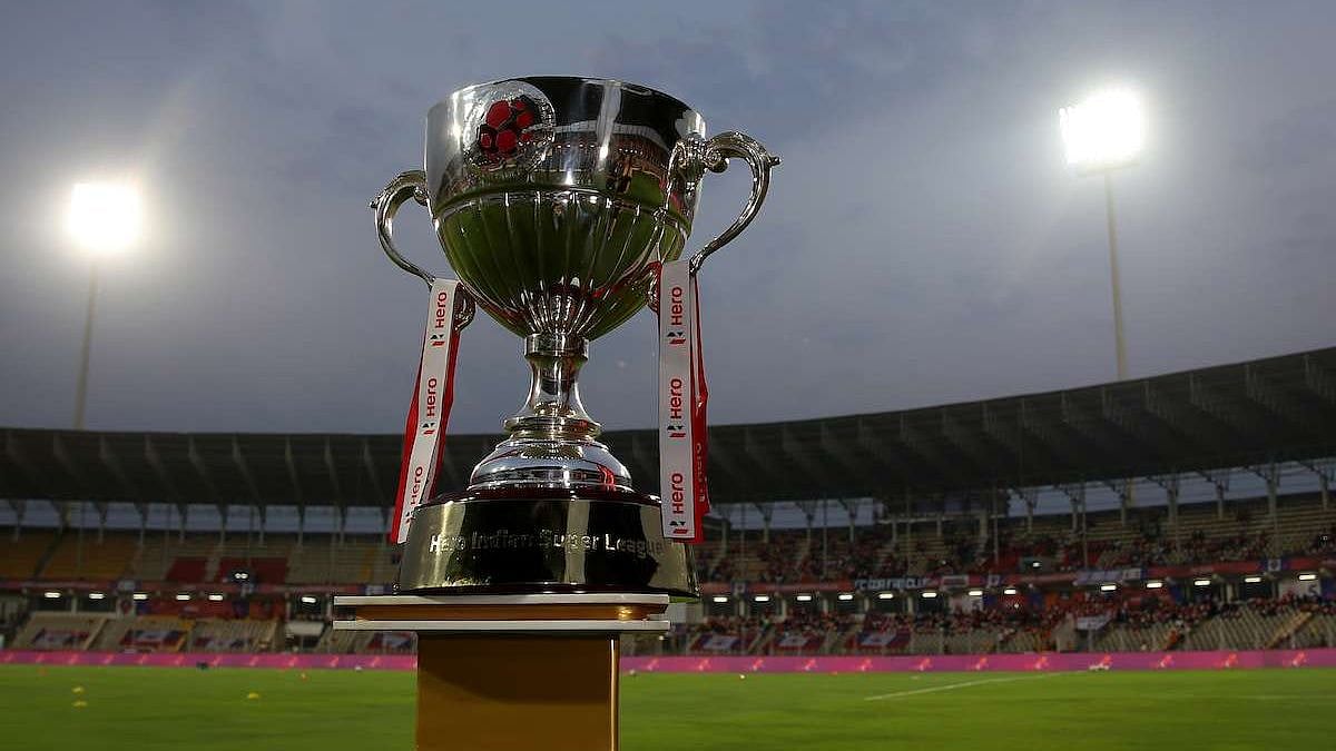 கொரோனா அச்சம் : ரசிகர்கள் இல்லாமல் அரங்கேறும் ISL கால்பந்து இறுதிப்போட்டி - அதிகாரப்பூர்வ அறிவிப்பு!
