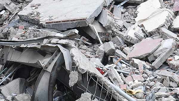 கொரோனா நோயாளிகள் கண்காணிப்பு மையம் இடிந்து விழுந்ததில் 10 பேர் பலி... சீனாவில் தொடரும் சோகம்!