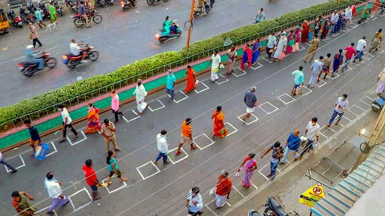 “இந்த ஊரடங்கு போதாது; இன்னும் ஒருவருடம் சமூக விலகல் கட்டாயம்”: ஸ்டான்போர்டு பல்கலை. பேராசிரியர்கள் பேட்டி