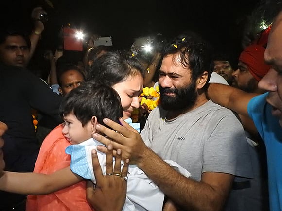 “கபீல் கானை சிறையிலேயே கொல்ல சதி : பா.ஜ.க அரசு பழிவாங்க முயல்கிறது” - கபீல் கான் மனைவி அதிர்ச்சித் தகவல்!