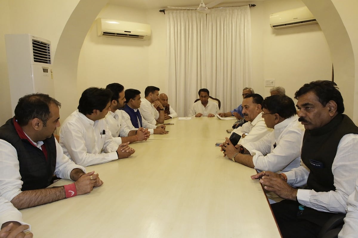 “அமைச்சர்கள் கூட்டாக ராஜினாமா”: ஆட்சியைக் கலைக்க பா.ஜ.க சதி திட்டம்?- என்ன நடக்கிறது மத்திய பிரதேசத்தில்?