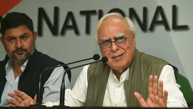 "இதனாலும் ஜனநாயகம் தோல்வியடையும்” - பா.ஜ.க-வுக்கு கபில் சிபல் பதிலடி!