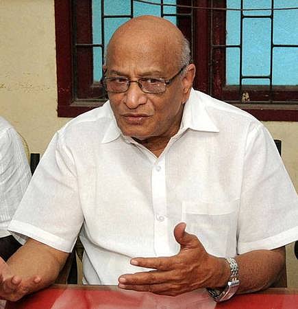 வென்ட்டிலேட்டர் இல்லாத அரசு மருத்துவமனைகள்: நிலை உணர்ந்து ரூ.1 கோடியே 8 லட்சம்  நிதி வழங்கிய CPIM எம்.பி!