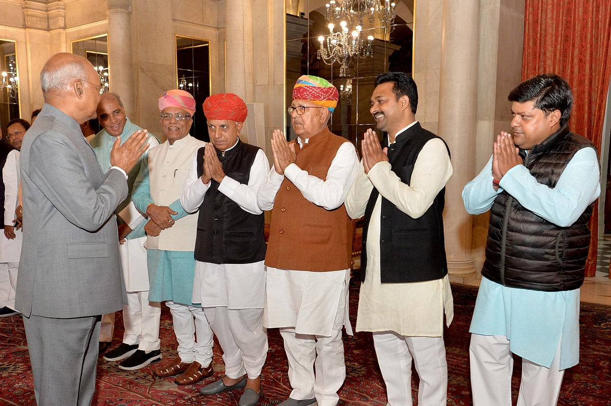 லண்டன் சென்றுவந்த பாடகிக்கு கொரோனா பாதிப்பு - பார்ட்டியில் கலந்துகொண்ட நூற்றுக்கணக்கானோர் அச்சம்!