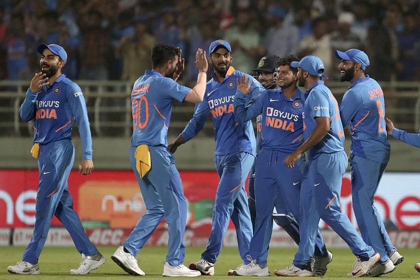 INDvsSA ODI: மீண்டும் அணிக்கு திரும்பிய ஹர்திக், தவான் - கேள்விக்குறியாகும் கேதார் ஜாதவின் நிலை?