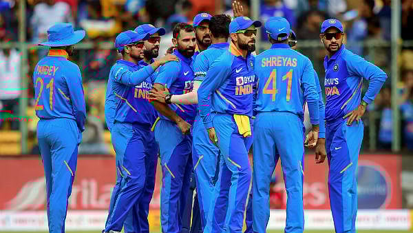 ODI தொடரையும் ரத்து செய்கிறது BCCI - கொரோனா அச்சத்தால் நாடு திரும்புகிறார்கள் தென்னாப்ரிக்கா வீரர்கள்!