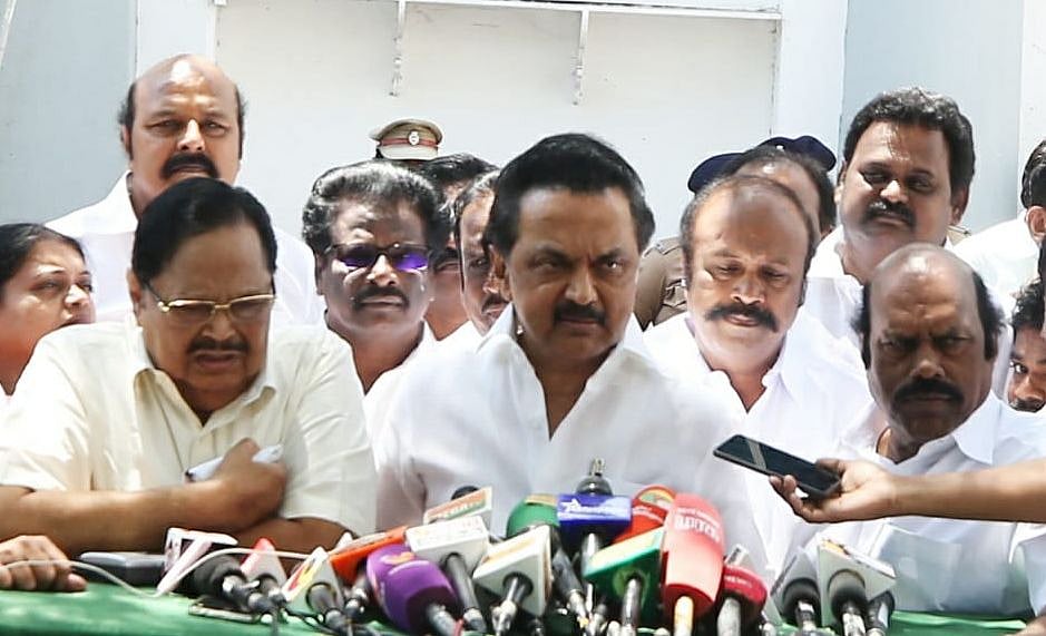 கொரோனா தடுப்புப் பணிகளில் தீவிரம் - ஆட்சியில் இல்லாவிட்டாலும் ஆபத்து காலங்களில் அசத்தும் தி.மு.க தலைவர்!