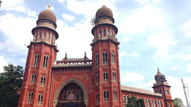 “காவிரி நீர் கடைமடைக்கு செல்லவிடாமல் தடுப்பதாக குற்றச்சாட்டு” : தமிழக அரசு பதிலளிக்க ஐகோர்ட் உத்தரவு!