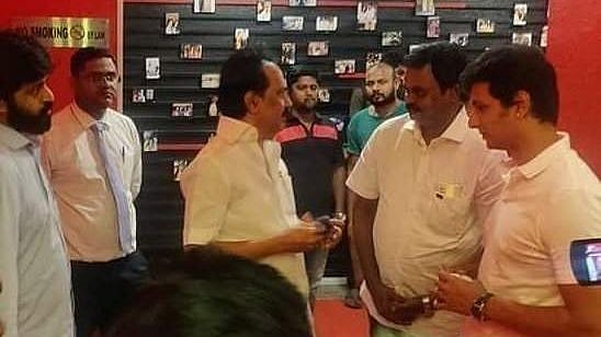 அதிகாரத்தை நோக்கி கேள்வி கேட்கும் ’ஜிப்ஸி’ : “சரியான நேரம்.. சரியான படம்” - மு.க ஸ்டாலின் பாராட்டு !