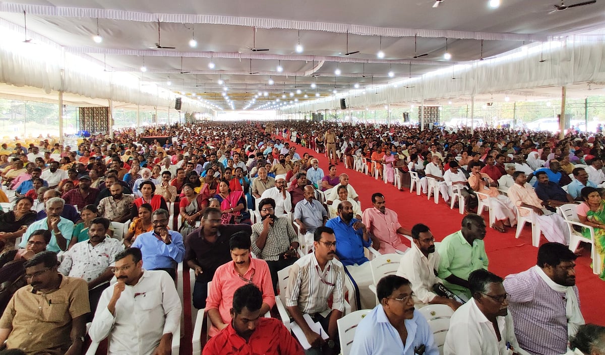 CAA-வால் மக்கள் ஒடுக்கப்படும் காலத்தில், இலங்கை தோட்டத் தொழிலாளர்களுக்கு வீடுகள் வழங்கிய கேரள அரசு!