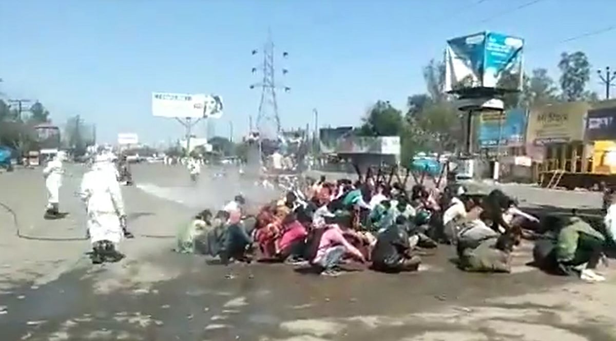 "சாப்பாடு போடுவார்கள் என நினைத்தோம்;கிருமி நாசினியை தெளித்தனர்”- புலம்பெயர் தொழிலாளர்களுக்கு நடந்த சோகம்!