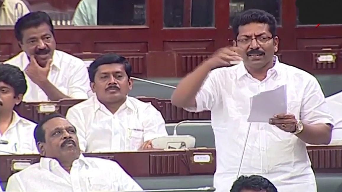 “கொரோனாவால் பாதிக்கப்பட்ட தமிழர்களை மீட்க முதல் குரல் கொடுத்தது தி.மு.க தான்”: சரவணன் MLA பெருமிதம்!