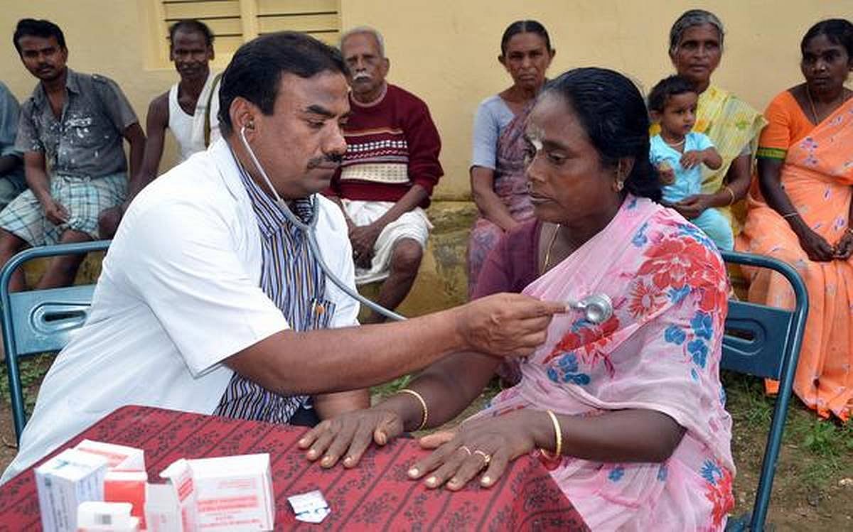 “N95 மாஸ்க்கே இல்லை; கொரோனாவை ஒழிப்பது எப்படி?" - தமிழக சுகாதாரத்துறைக்கு ஒரு மருத்துவரின் கடிதம்!