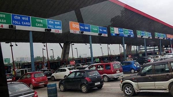 கொரோனா பீதி: “இன்று மட்டும் சுங்கக்கட்டணத்தை ரத்து செய்யலாம்” - தமிழக அரசுக்கு ஐகோர்ட் கிளை பரிந்துரை