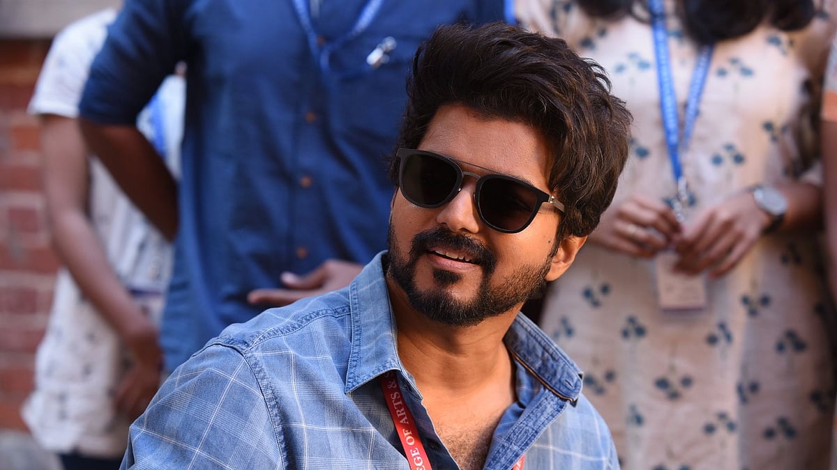 கொரோனா பீதி : விஜய்யின் ‘மாஸ்டர்’ ரிலீஸாவதில் சிக்கல்? - ரசிகர்கள் அதிர்ச்சி!