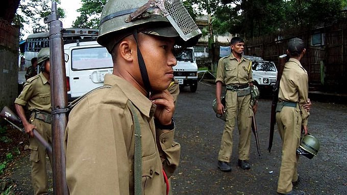 “டெல்லியைத் தொடர்ந்து மேகாலயாவிலும் இந்துத்வா கும்பல் வன்முறை” : இணையசேவை நிறுத்தம் - 144 தடை அமல்!