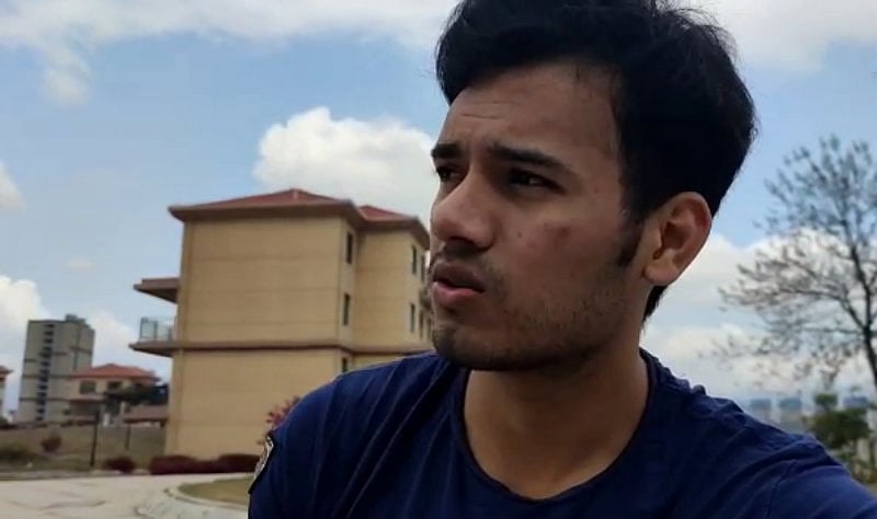 “இந்த சூழலில் நான் இங்கேயே தங்கிக்கொள்கிறேன்” : சீனாவில் படிக்கும் இந்திய மாணவர் உருக்கம்! (Video)