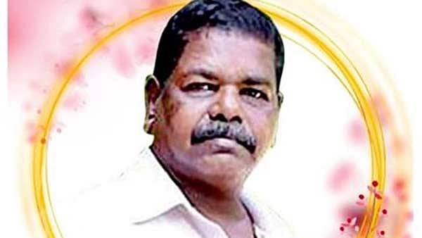 ‘ஜன்னல் வழியாக தந்தையின் சடலத்தைப் பார்த்தேன்..’ : கொரோனா வைரஸ் பாதித்த இளைஞருக்கு நேர்ந்த துயரம்!