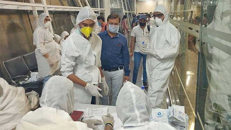 “தொடர்ந்து 14 நாட்கள் ஊரடங்கு தேவை; இல்லையேல் இதுதான் நடக்கும்” - மோடிக்கு நுண்ணுயிரியல் சங்கம் கடிதம்!