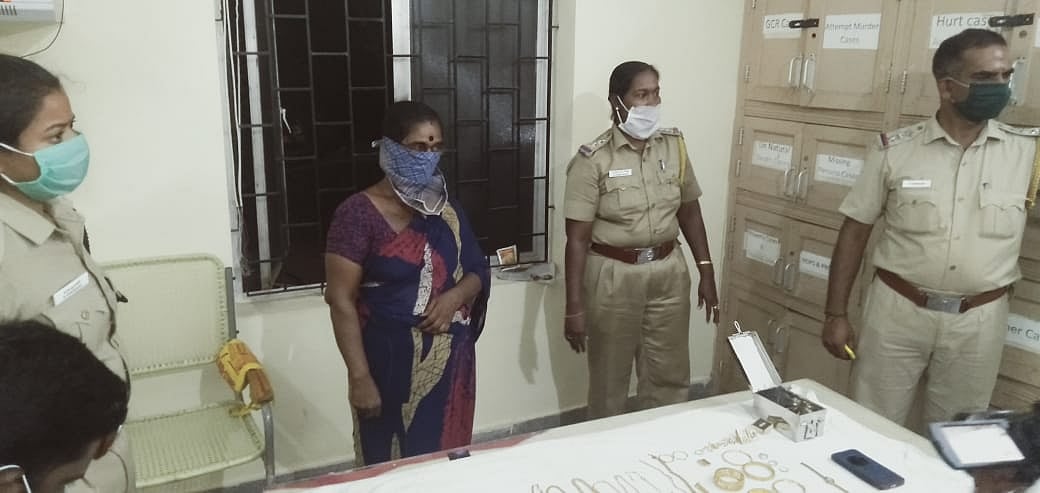 ''கணவனுக்கு கொரோனா கசாயம் கொடுத்து சொந்த வீட்டிலேயே 100 பவுன் கொள்ளையடித்த மனைவி'' - அதிர்ச்சி தகவல்!
