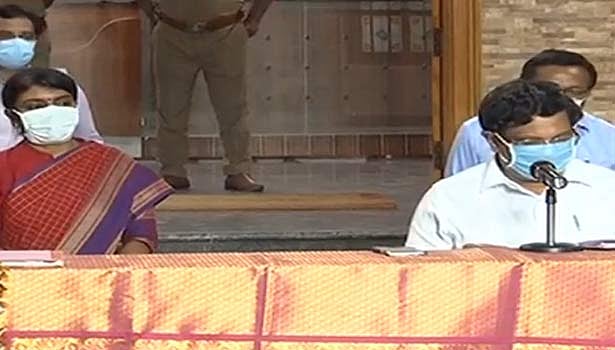 “புதிதாக 77 பேர் பாதிப்பு.. ஒருவர் பலி.. தமிழகத்தில் பாதிப்பு 911 ஆக அதிகரிப்பு” - தலைமை செயலாளர் தகவல்!