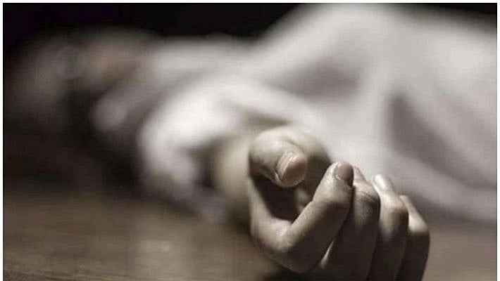 மருந்து வாங்கச் சென்றவரை சராமாரியாக தாக்கிய போலிஸ்... இளைஞர் பலி - மருத்துவமனை முன்பு பதற்றம்! #Lockdown