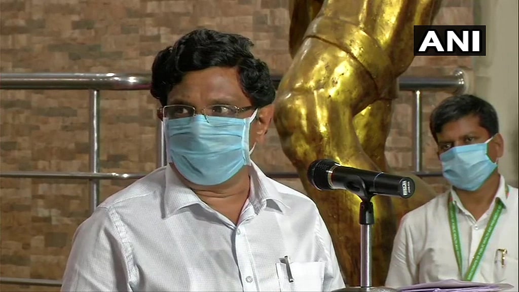 “புதிதாக 77 பேர் பாதிப்பு.. ஒருவர் பலி.. தமிழகத்தில் பாதிப்பு 911 ஆக அதிகரிப்பு” - தலைமை செயலாளர் தகவல்!