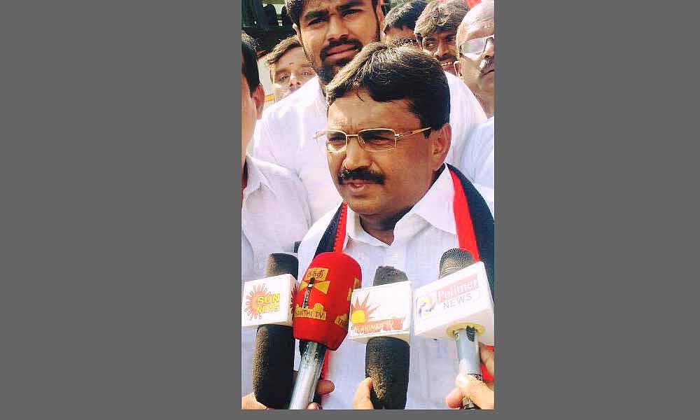 “தற்புகழ்ச்சியை நிறுத்திவிட்டு களத்தில் இறங்கி பணியாற்றுங்கள்” - எஸ்.பி வேலுமணிக்கு திமுக எம்எல்ஏ பதிலடி!