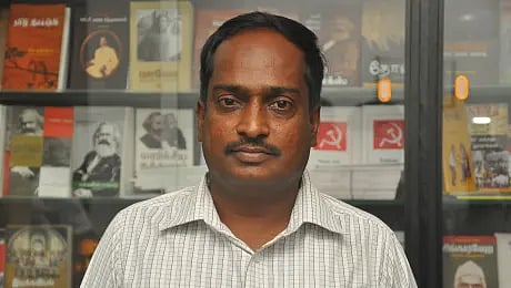 பசியால் தவித்த குடும்பத்தை காப்பாற்ற நினைத்த ஆட்டோ ஓட்டுநர்: இரண்டு கையையும் உடைத்த ‘வெறி’ பிடித்த போலிஸ்