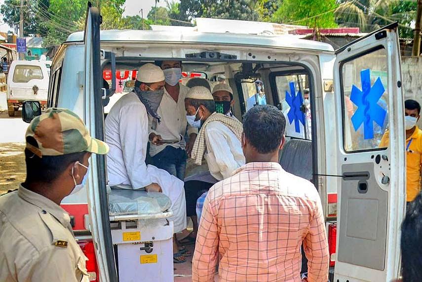 “தப்லிகி ஜமாத்தை சேர்ந்த கொரோனா பாதித்தவர் போலிஸ் மீது எச்சில் துப்பினாரா?” - உண்மை அம்பலம்! #FactCheck