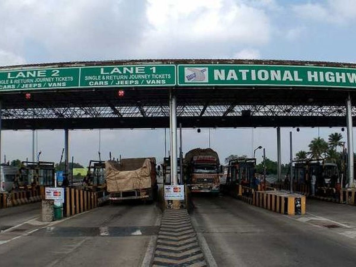 அத்தியாவசிய பொருட்களுடன் வரும் வண்டிகளில் கறாராக பணம் பறிக்கும் சுங்கச்சாவடிகள் - வாகன ஓட்டிகள் புலம்பல்!