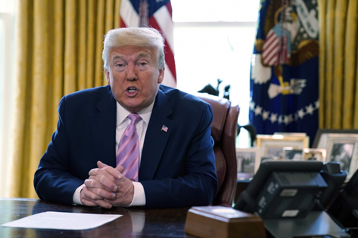 H1B , க்ரீன் கார்டுகளுக்கு தடை நீட்டிப்பு: 5.25 லட்சம் வேலைவாய்ப்பு பறிப்பு - ட்ரம்ப் உத்தரவால் பரபரப்பு!