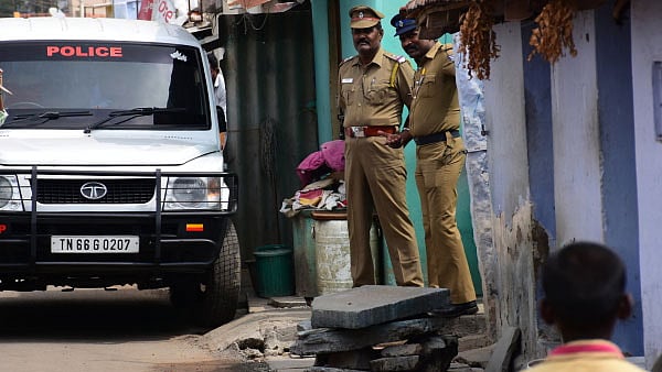 கொரோனா தொற்று தீவிரம் : பணிக்கு அழைக்கப்பட்ட புலனாய்வுத் துறையினர்! #CoronaLockDown