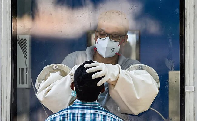 “இந்தியாவில் பலருக்கு அறிகுறியே இல்லாமல் கொரோனா பரவுகிறது” - ICMR மூத்த விஞ்ஞானி அதிர்ச்சி தகவல்!