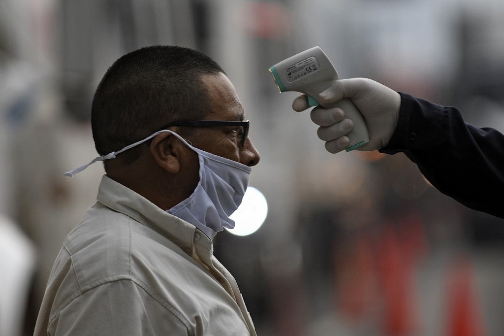 கொரோனா வந்தவர் ஊரடங்கைப் பின்பற்றாவிட்டால் 406 பேருக்கு ஆபத்து - 'R0' என்றால் என்ன தெரியுமா? #Covid19