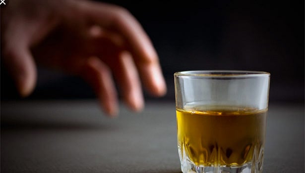 ஊரடங்கு காலத்தில் குடிநோயாளிகளின் அவலநிலை தெரியுமா உங்களுக்கு? - அரசு செய்யத் தவறியது என்ன?