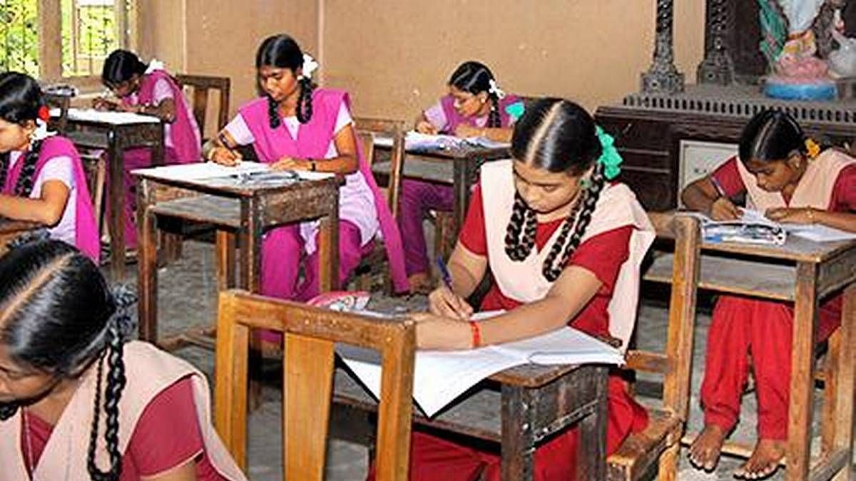 “10ம் வகுப்பு பொதுத்தேர்வு; கனவுகளை நசுக்கிட வேண்டாம்”: குழந்தைகள் நல ஆர்வலர்கள் முன் வைக்கும் கேள்விகள்!