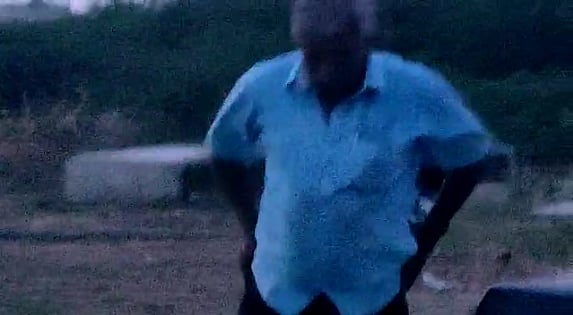 அனுமதியின்றி ஆழ்துளை கிணறு அமைத்த ஓ.பி.எஸ் உறவினர்- கிணற்றை மூடச் சென்ற அரசு அதிகாரிகள் மீது தாக்குதல் !